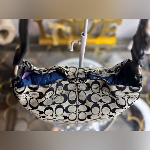 Coach 2011 Penelope hobo shoulder bag GUC - Picture 6 of 16